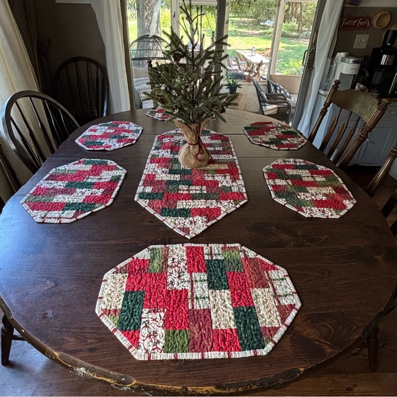 Vtg 50s Handmade Quilted Christmas Patchwork Table Runner & Placemats Farmhouse - Picture 3 of 10